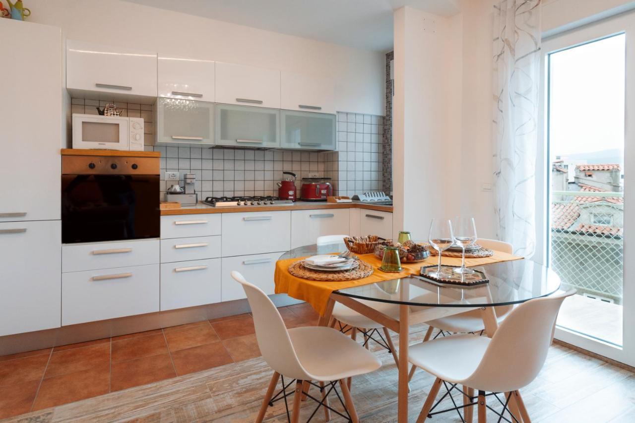 Апартаменты San Giusto Elegante Bilocale Con Balcone E Vista Триест Экстерьер фото