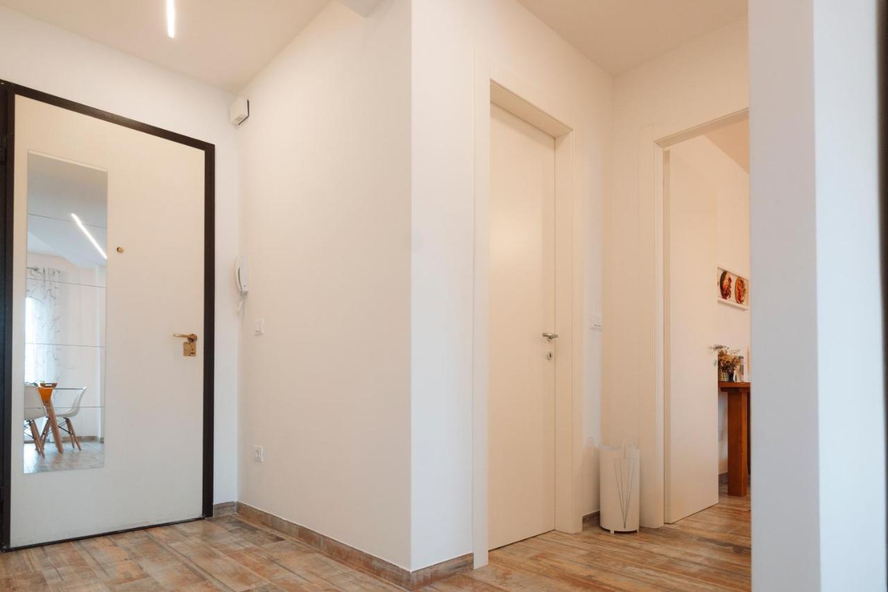 Апартаменты San Giusto Elegante Bilocale Con Balcone E Vista Триест Экстерьер фото