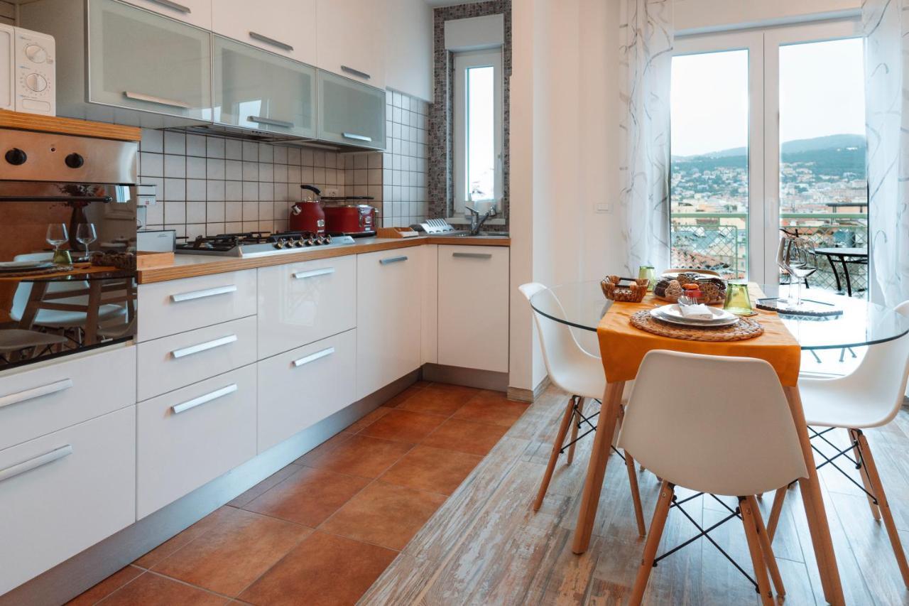 Апартаменты San Giusto Elegante Bilocale Con Balcone E Vista Триест Экстерьер фото